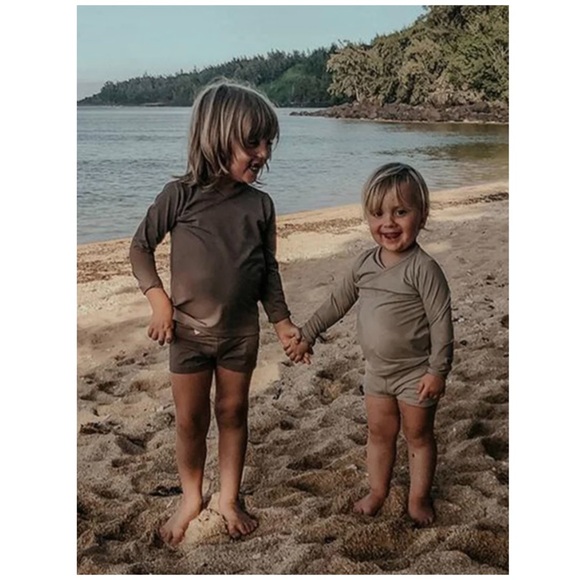 The Simple Folk | The SPF 50+ Swim Top Dune | 6/9 M - Picture 7 of 16